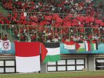 dukungan-suporter-indonesia-untuk-timnas-palestina_20180815_221047.jpg