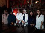 dul-jelani-ibunda-ahmad-dhani-dan-keluarga-korban-kecelakaan.jpg