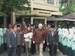 duta-besar-as-joseph-donovan-kunjungi-ponpes-assalaam-kartasura_20170119_125420.jpg
