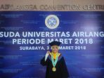 dwi-mirnasari-dinobatkan-sebagai-wisudawan-terbaik-di-unair_20180308_173132.jpg