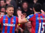 dwight-gayle-dan-mile-jedinak_20141123_222203.jpg