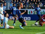 dzeko-kiri-mencetak-gol-kedua-timnya.jpg