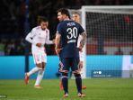 eaksi-penyerang-paris-saint-germain-argentina-lionel-messi-setelah-lyon-mencetak-gol.jpg