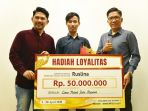 easy-shopping-bagi-thr-jutaan-rupiah-kepada-pelanggan-setianya_20200530_121720.jpg