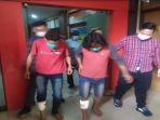 eci-kiri-dan-atok-dua-pelaku-pengeroyokan-seorang-juru-parkir-di-jalan-jenderal.jpg
