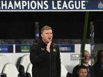 eddie-howe-saat-newcastle-united-bertemu-psg.jpg
