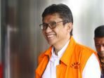 eddy-rumpoko-jalani-pemeriksaan-lanjutan_20171002_132458.jpg