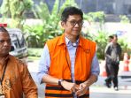 eddy-rumpoko-jalani-pemeriksaan-lanjutan_20171030_155501.jpg