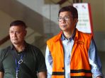eddy-rumpoko-jalani-pemeriksaan-perdana_20170925_160200.jpg