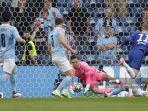 ederson-tengah-melakukan-penyelamatan-saat-pertandingan-final-sepak-bola-liga-champions.jpg