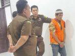 edi-syahputra-terdakwa-pembunuh-keluarga-pejabat-aceh_20180108_110442.jpg
