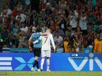 edinson-cavani-dibopong-cristiano-ronaldo.jpg