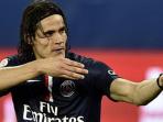 edinson-cavani-mencetak-hat-trick_20150623_054504.jpg