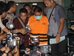 edy-nasution-pansek-pn-jakpus-ditahan-kpk_20160422_011402.jpg