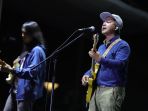 efek-rumah-kaca-hibur-penonton-jakarta-weekday-festival_20191025_013532.jpg