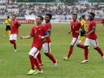 egy-maulana-v-lakukan-selebrasi-usai-cetak-gol_20150310_161104.jpg