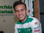 egy-maulana-vikri-bersama-tim-barunya-asal-polandia-lechia-gdansk_20180313_072636.jpg
