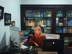 ekonom-universitas-airlangga-dr-rahma-gafmi-se-m-ec.jpg