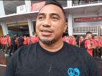 eks-pemain-timnas-indonesia-firman-utina-saat-diwawancarai-di-sugbk.jpg