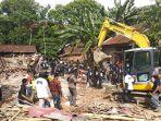 ekskavator-ratakan-lahan-di-kentingan-baru.jpg