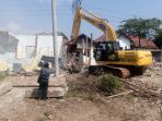 ekskusi-lahan-untuk-tol_20170605_141725.jpg