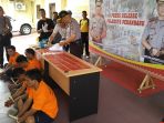 ekspose-tersangka-narkoba-di-pekanbaru_20170825_134655.jpg