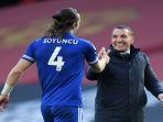 ekspresi-kebahagiaan-brendan-rodgers-bersama-caglar-soyuncu.jpg