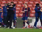 ekspresi-kegirangan-ronald-koeman-dan-pemain-barcelona-usai-singkirkan-sevilla.jpg