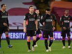 ekspresi-pemain-liverpool-usai-menelan-kekalahan-7-2-atas-aston-villa.jpg