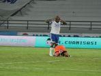 ekspresi-penyerang-persib-bandung-david-da-silva-saat-gagal-mencetak-gol-ke-gawang-borneo-fc.jpg
