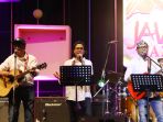 elek-yo-band-hibur-penonton-java-jazz-2018_20180302_221325.jpg