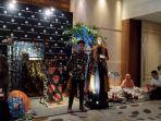 elemwe-menampilkan-kain-motif-ikon-kota-jakarta.jpg