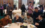 elit-kih-dan-kmp-makan-bersama_20141117_155233.jpg