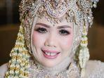 elly-sugigi-pemotretan-ala-pengantin.jpg