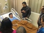 ellyas-pical-kondisinya-membaik-menpora-imam-nahrawi-senang_20170218_175035.jpg