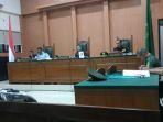 elsa-elyza-saat-memberikan-kesaksian-di-sidang-prada-deri-pramana.jpg