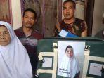 emis-79-berfoto-bersama-anaknya-yang-memberangkatka.jpg