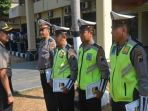 empat-anggota-satlantas-polresta-solo-mendapat-penghargaan-dari-kapolresta-solo_20180917_160228.jpg