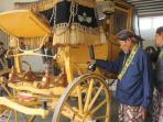 empat-kereta-pusaka-pakualam-dijamas_20141107_214148.jpg