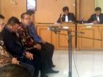 empat-mantan-pimpinan-dprd-muba-sidang-pledoi_20160502_111541.jpg