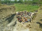 empat-penambang-tewas-tertimbun-longsoran-pasir-di-dusun-glogok-d_20170914_131424.jpg