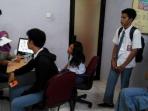 empat-siswa-sma-dibawa-ke-kantor-taman-situ-lembang_20160330_122222.jpg