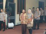 en-pol-idham-azis-dan-istrinya-fitri.jpg