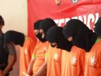 enam-pelaku-pembuhan-diamankan-polres-bogor_20181012_155739.jpg