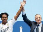 endrick-real-madrid-saat-diperkenalkan-florentino-perez-di-santiago-bernabeu.jpg