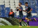 enyerang-napoli-italia-matteo-politano-merayakan-setelah-mencetak-gol.jpg
