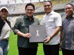 erick-thohir-meninjau-langsung-proses-renovasi-stadion-gelora-bung-tomo.jpg