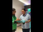 erick-thohir-ngobrol-dengan-driver-ojol.jpg