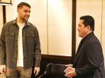 erick-thohir-saat-menyambut-kehadiran-marteen-paes.jpg