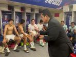 erick-thohir-tuang-ganti-909.jpg